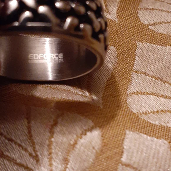 EDFORCE STAINLESS PEBBLED STEEL BAND RING NWT SIZE 12